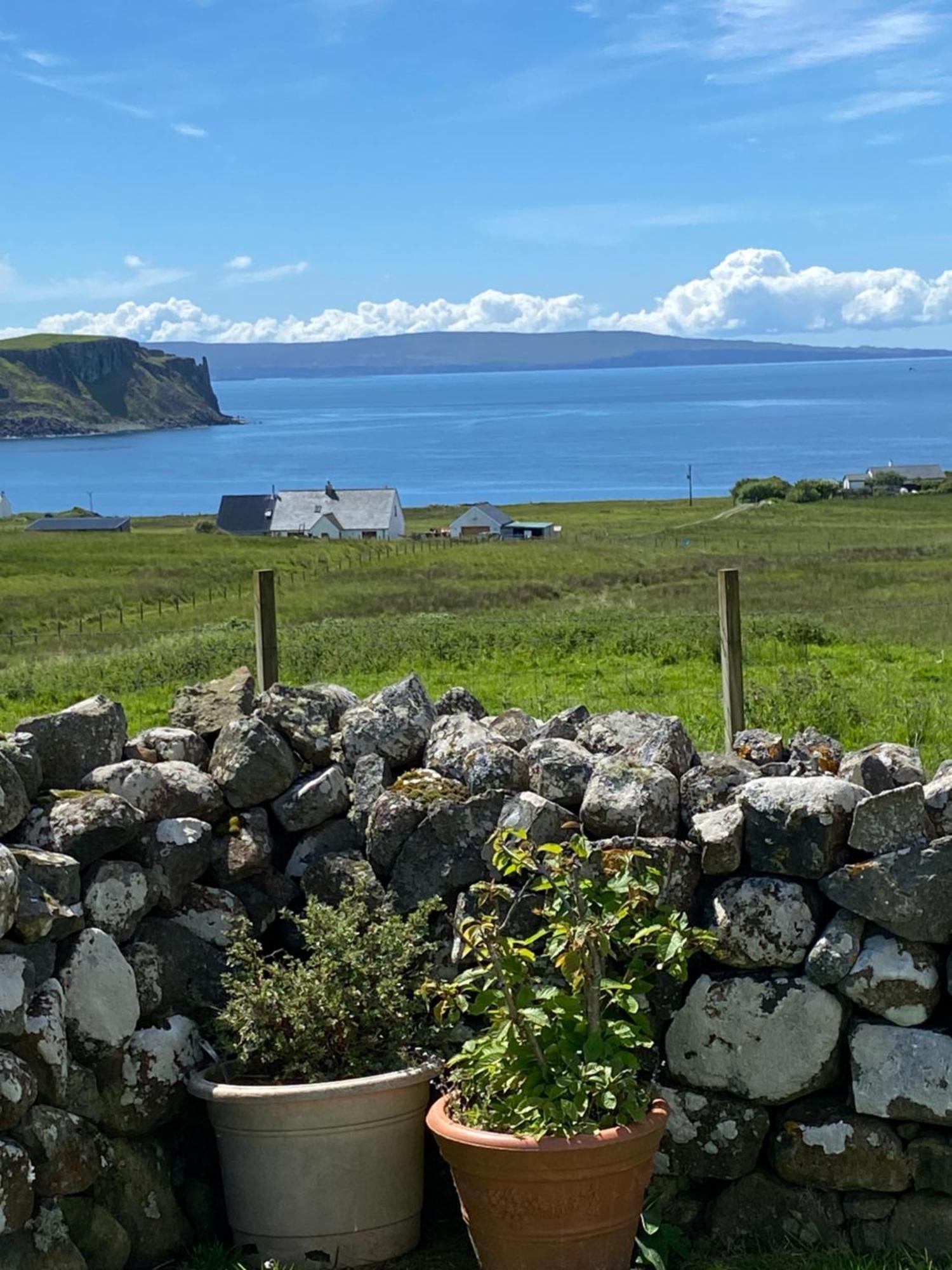 Cnoc Ruaraidh Cottage Kilmuir  ภายนอก รูปภาพ